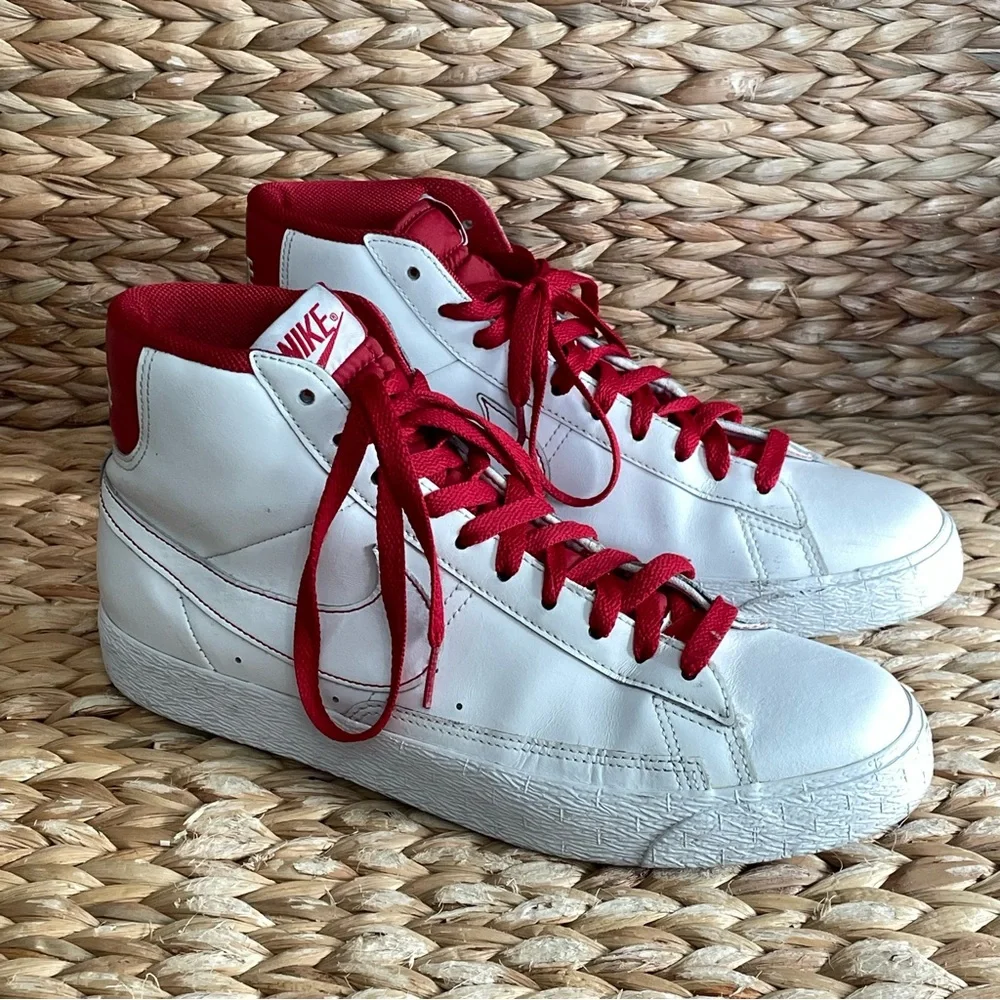 Nike Blazer SP High Sneakers White‎ Red Lined